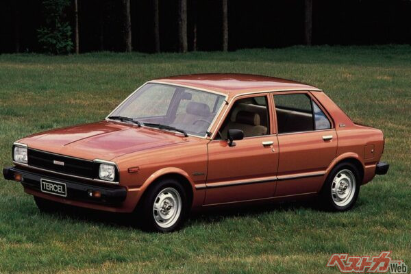 初代ターセル（北米仕様）。KP61スターレットよりやや大きいボディからくる室内空間の広さが国外では人気だった?!