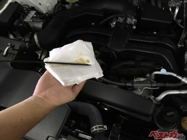 灼熱の日差しになった際にはエンジンオイルにとって非常に厳しい状況。しっかりメンテナンスを行いたい。もし長期間エンジンを動かしていなかったら、エンジンオイルの交換をお勧めする