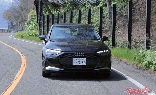 真っ先に感じるのが転がり抵抗のよさ。荒れた路面でも突き上げをいなすコンフォートな乗り心地だ