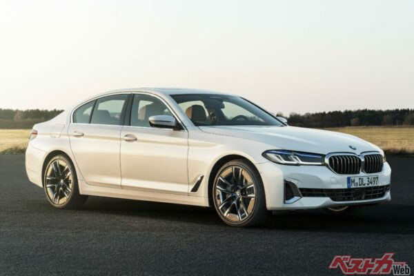 直6で3Lターボの540i。中古車はマルチシリンダーらしさを楽しむという点でもアリか!?