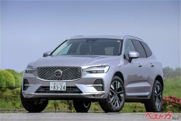 マイルドハイブリッドが新しくなった新型XC60。グリルが斜め縞に