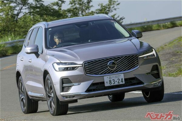 1.9トンのSUVとは思えない身のこなしをみせる