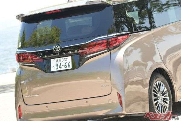 アルファードにRX-8も!?　知らなきゃ開けられない“開かずのドア”を持つクルマたち