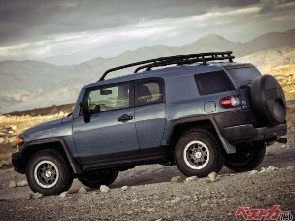 V6・4Lのエンジンは決して経済的ではないが、それを凌ぐほどFJクルーザーには魅力があった