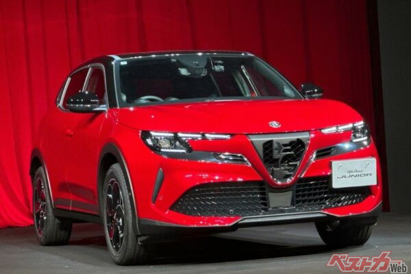 6月24日に発表されたアルファロメオ「ジュニア」。アルファ ロメオだからこそのイタリアンデザインが特徴だ