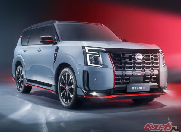 NISMOシリーズらしく赤いラインとステルスグレーが設定される。赤いラインのレスオプションもほしい?
