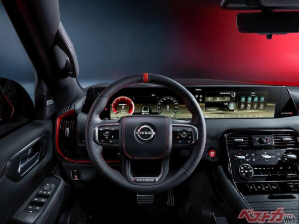 インテリアもレーシーな雰囲気