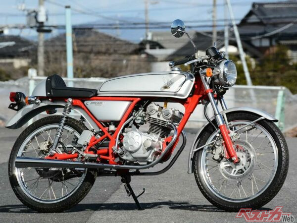 CR110をオマージュし、DOHCの50ccエンジンを搭載した「DREAM50」は、ホンダの夢が詰まった1台だった