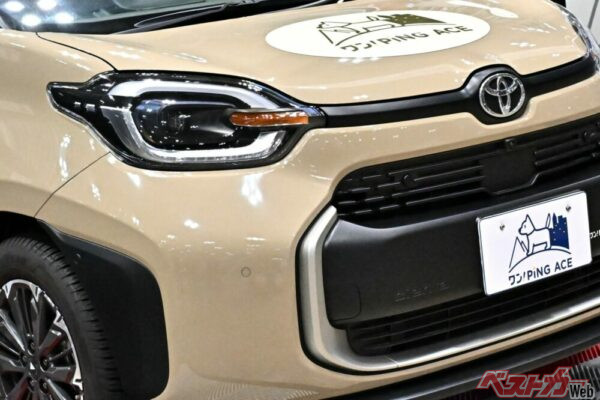 愛犬とクルマ旅も夢じゃない!!　トヨタ ハイエースやシエンタのワンちゃん向け仕様がロマンありすぎる!!