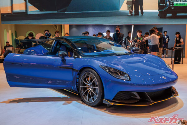 BYD デンツァZ。BYD初の2ドアスポーツ。543psで0-100km/h加速は2秒以下という快速ぶり