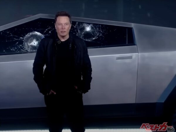 世界でも大きな話題になったサイバートラックの防弾ガラスが割れたニュースも。こちらも実は狙っていたという説があるほど…。今回の騒動はどこまでが話題作り？