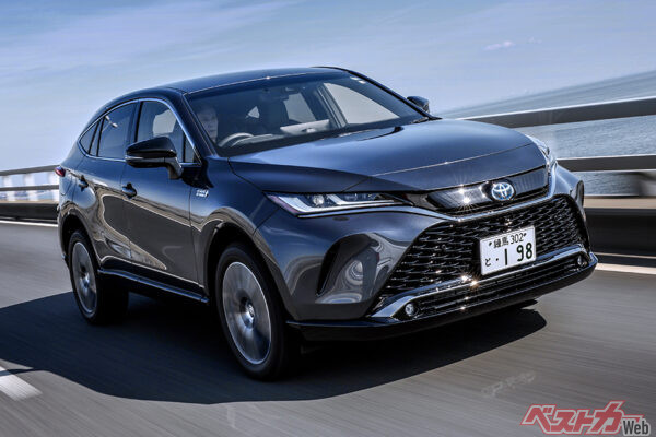 トヨタ ハリアー(312万8000~620万円) WLTCモード燃費:14.7~22.3km/L パワートレーン:2L・NA、2.5L・HEV、2.5L・PHEV