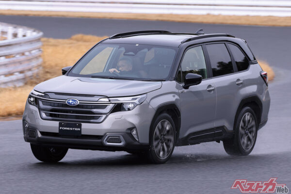 スバル フォレスター(404万8000~459万8000円) WLTCモード燃費:13.5~18.8km/L パワートレーン:1.8Lターボ、2.5L・HEV