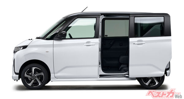 スライドドアを装備しながら重量を抑えた。カワイすぎずイカツすぎずのスッキリとしたルックスも魅力だ