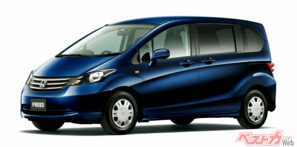 モビリオの後を継ぎ、2008年に登場初代フリード。当然、フリードスパイクも派生モデルとしてのちに登場
