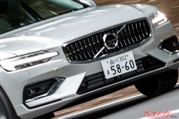 北欧の雄！　ステーションワゴン・現行型ボルボ V60を中古で狙うなら初期型ガソリンエンジン車!?
