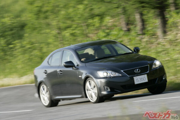 レクサスISやGS、マークXなど幅広い車種に搭載された