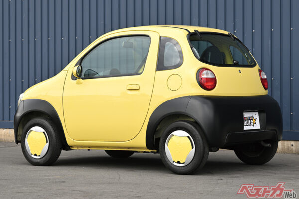 全長はなんと約2.7m!! 車重は驚異の600kg以下！ まるでバイク