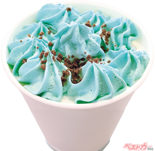 「ドラゴンアイス」（税込み500円）「八幡平ドラゴンアイ」がモチーフの岩手山SAオリジナルアイス。たのはたミルクソフトに爽やかなチョコミントクリームをトッピング。暑い夏にピッタリ。岩手山SA上り