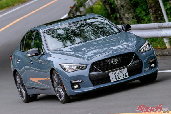 405psの3L・V6ターボを搭載し、2019年7月のマイナーチェンジ時に追加設定された400R