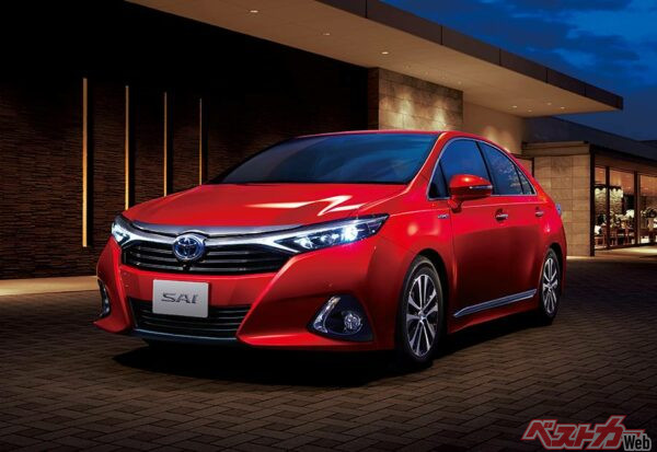 トヨタ SAIは4ドアセダンのハイブリッドを採用し比較的安価な値段で登場した