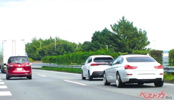 合図のミスが迷惑運転に!?　ウインカーとハザードランプの最適解