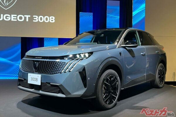 フルモデルチェンジを果たした新型プジョー3008。電動化を前提にしつつも、ハイブリッドにも対応できる柔軟性の高い最新プラットフォームを採用する