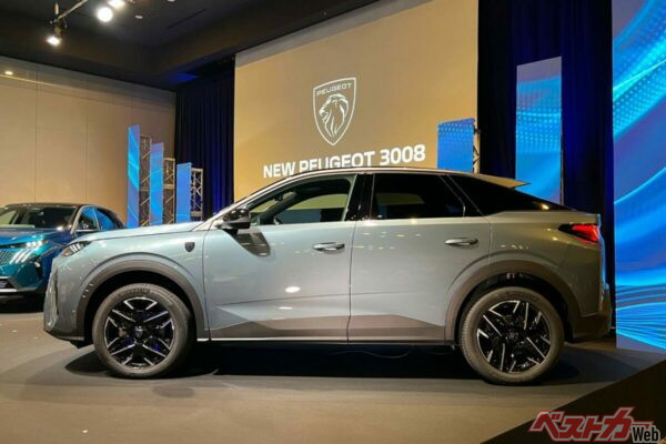 ファストバックスタイルのクーペSUVとなった新型3008。クーペの美しさと、SUVの力強さを融合する