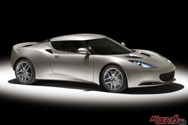 ロータス エヴォーラ（注目相場：430万円～690万円）。ミドシップだが2＋2のレイアウトを持つ軽量スポーツ。搭載エンジンはトヨタ製3.5L・V6