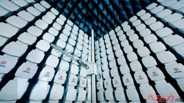 こちらが電波暗室。国際基準に適した設備だ(提供:MiTac)