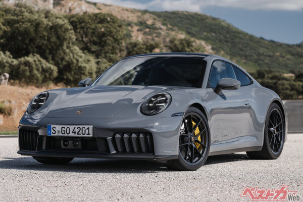 例えばカレラGTSの新車価格は2379万円。オプションと諸費用を合わせると、なんだかんだで3000万円近くになるかも……