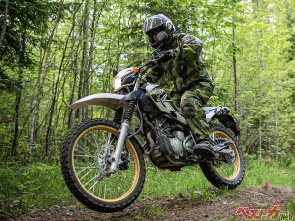 セロー250が軍用に！？ スウェーデン軍がヤマハ「XT250」をハスクバーナ・KTMに代わりパトロールバイクに採用