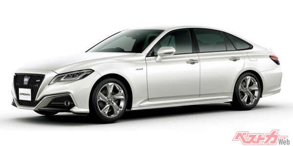 不安なく乗れる旧世代は先代トヨタ クラウン（220系）。注目相場：190万円～600万円。ビジュアルも性能もまだまだ古さは感じない。予算は200万円台でも充分イケる