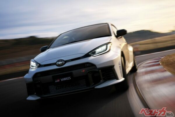 GRヤリスのメーカーオプション「エアロパフォーマンスパッケージ」。まさに「進化したGR」と「モータースポーツで得た知見」が謳われた