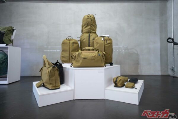 バッグ類も充実