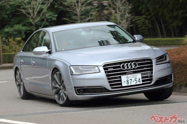 価格は3.0TFSIクワトロが980万円、ハイブリッドが970万円、L4.0 TFSIクワトロが1370万円、L W12クワトロが2085万円、S8が1620万円 ※本誌掲載当時の価格です