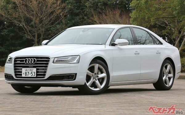 3.0Lも改良され、低回転域からスーパーチャージャーが威力を発揮し動力性能と燃費が向上している