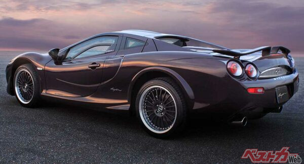 写真のボディカラーはファイナルオロチ専用となる「不夜王」