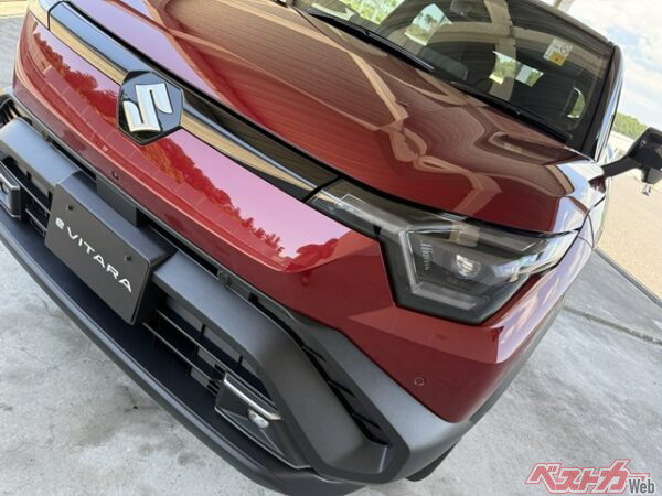 【キザシ超え新型eビターラ内装解説】　ベンツ並みの機能がヤバい!!　高級感すごいけど“らしさ”満点の仕上がり