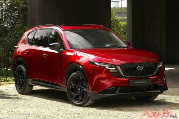 欧州で全貌が公開された新型CX-5。旧型よりも精悍なフロントマスクとなった