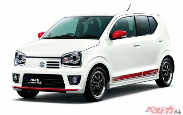アルトワークスに先立って登場したアルトターボRS。こちらもレーシーないでたち