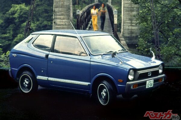1972年登場初代レックス。見てわかるように現在のようなSUVタイプではなく軽自動車だった。それでもエントリーモデルとしての使命は継承