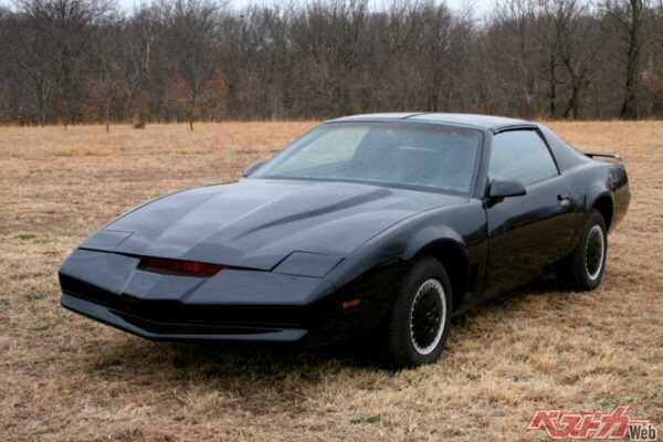 某有名ドラマのドリームカーを運転している気分になれる!?　画像はそのベースとなったポンティアック・ファイヤーバード・トランザム