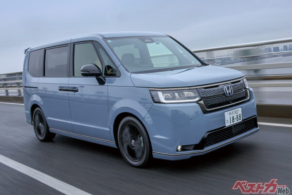 ホンダ ステップワゴン　2024年6月価格改定　2025年5月一部改良：エアーとスパーダに新グレード追加。先進運転支援システムの機能追加など