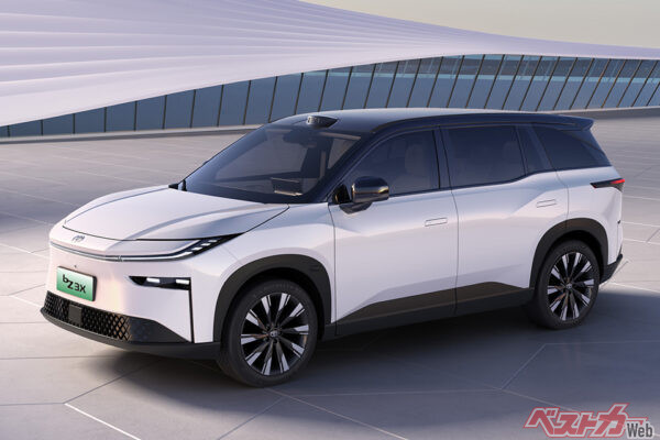 トヨタと広州汽車集団の合弁で中国向けに発売された新型BEV、トヨタ bZ3X。中国自動運転の雄、「モメンタ」のソフトウェアを使用する