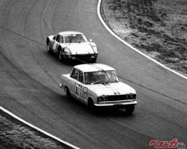 第2回日本グランプリでのポルシェ904との激闘がスカイライン神話の始まり