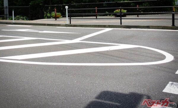 えっ!!!　それアウトだったの!?　交通ルール「勘違いあるある」4選