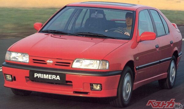 1990年登場の初代プリメーラ（P10）。「欧州車を超えた」とまでいわれたハンドリング性能が特徴のモデルだった（写真は欧州仕様）