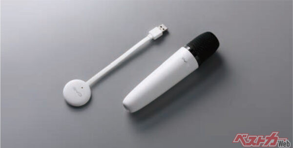 日本向けATTO3のカタログにも掲載されている車載カラオケマイク1万3090円。スティングレイ製