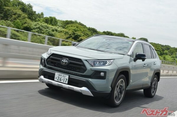 現行のRAV4は2019年に発売。さすがにデビュー年に近いものだと6年経っており走行距離が多い個体も